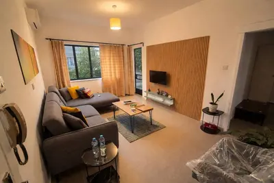 Image de in between modern and historical nicosia, walking distance to major attractions