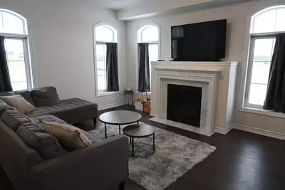 Image de Home away from home! 5 minutes drive from Innisfil Beach or Recreation Complex!