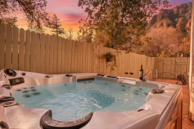 Image de Sedona Red Rock Retreat w/ Private Hot Tub & Views 2br/2ba