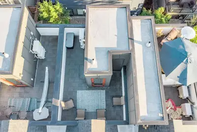 Image de Live like a local in pet-friendly Ballard Townhome