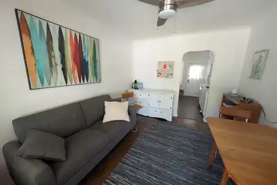 Image de Serene 2-bedroom condo by Sloans Lake for 30+ night rentals