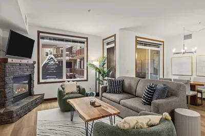 Image de Modern 1-Bedroom Retreat with Sofa Bed – Comfort & Convenience Combined