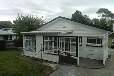 Image de Quaint Bungalow, Family friendly.