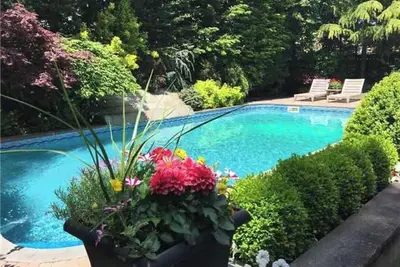 Image de Cozy Oasis with Pool & Fireplace