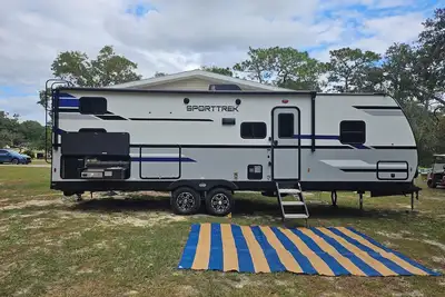 Image de 2-bedroom camper in great campground in beautiful Homosassa with Ac and heat.