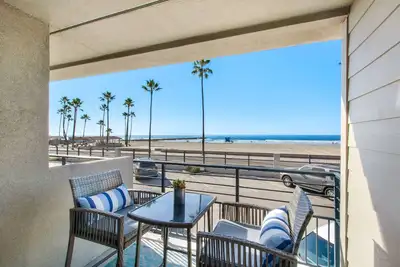 Image de Harbor & Beach Retreat | Pool, Spa & Balcony