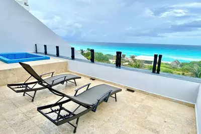 Image de Beachfront Deluxe Apartment 1516 · Kitchenette, Terrace & Plunge Private Pool