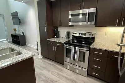 Image de Cozy 3 Bedroom Centrally Located