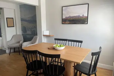 Image de 2 Bedroom House in central Windsor.