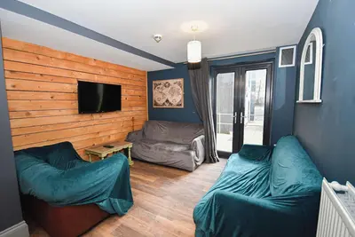 Image de Modern 5 Bedroom Budget Apartment in Headingley