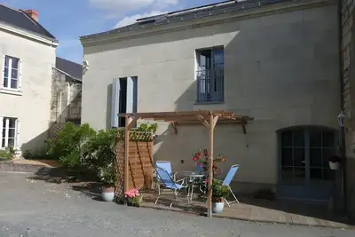 Image de Gîte de Varrains : terrasse privée, jardin commun, Wi-Fi