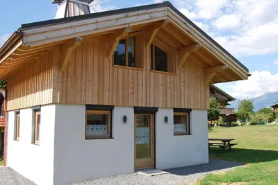 Image de Chalet individuel Saflalou : vue montagne, terrasse privée et Wi-Fi à Combloux