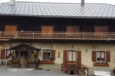 Image de Gîte « La Ferme du Mont Blanc » : vue montagne, terrasse privée et Wi-Fi
