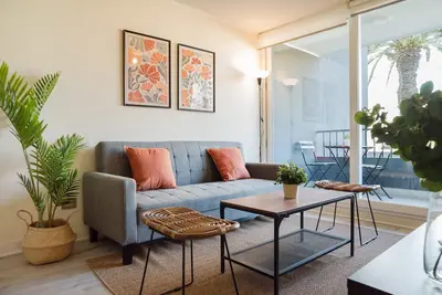 Image de Modern 2br 2ba Home Heart of Nunoa Lifestyle