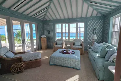 Image de Brand New Oceanfront Villa with Chef & Butler