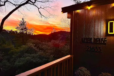 Image de Luxury 3Bed •2 En-suites • Views + Wood burner, & Disco Loo