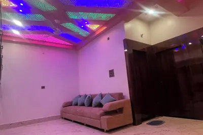 Image de Shree LaadliJu Kothi 2bhk where modern luxury meets the warmth of a managed home