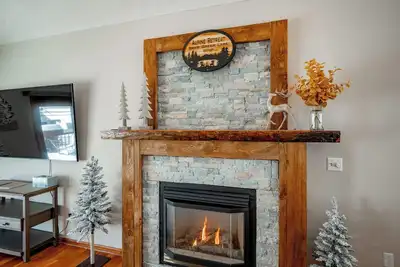 Image de New! Chic Modern Lake & Ski Area Retreat