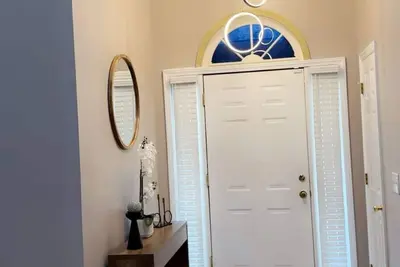 Spacious 3br North Macon Gem, High-Speed WiFi & Garage