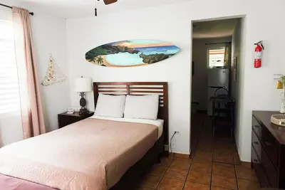 Image de Feel safe and rest in our cozy 1-bedroom studio with Ac