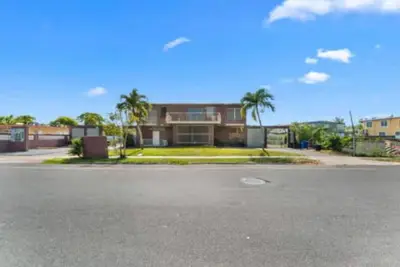 Image de Walk to the beach | 6 bedrooms | Pickleball