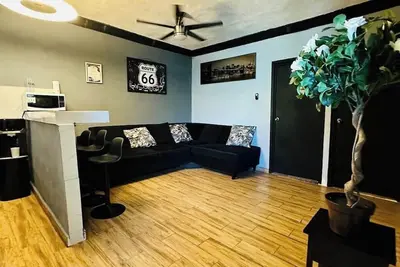 Mateo'S 504 Apartments