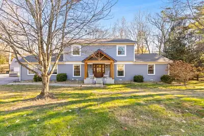 Image de House By Downtown Franklin with a Fenced-In Yard & Hot Tub