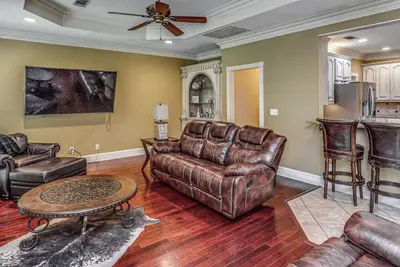 Spacious 5-bedroom house in tranquil Brandon with Ac