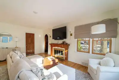 Comfortable 5br Ames Stay | Close to Campus