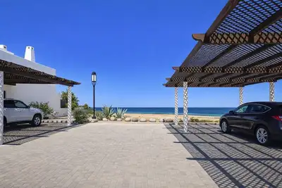 Image de Spacious 4-bedroom apartment in Golf Cabo Negro with Ac