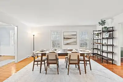 Image de Huge Family Home in Greer-Peaceful, Walkable, Fun!