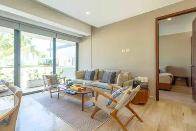 Image de Stylish condo with garden-view balcony, pádel courts, pool and playground