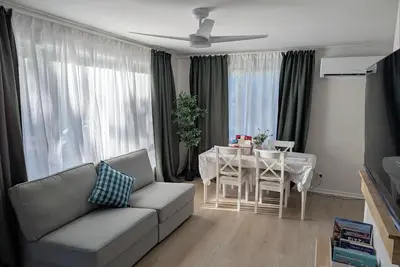 Image de [Bright Family House] 3 Bdr with ACs, Backyard & Free Parking