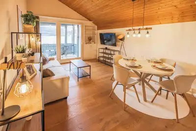 Image de Surfers Lodge near Interlaken, at lake with pool