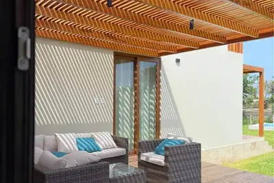 Image de Hop Paradise · Modern Luxury Near the Beach