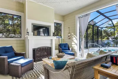 Image de 30a Getaway with Private Heated Pool, Hot tub, and Golf cart