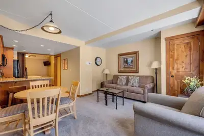 Image de Best Of Summit 2025 Winner for Best Lodging Hotel! Cozy Slope-Side Retreat at B