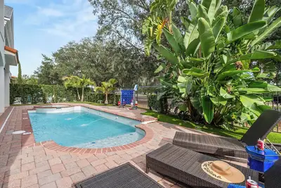 Image de Heated Pool & Cinema in Reunion, 8mi to Disney