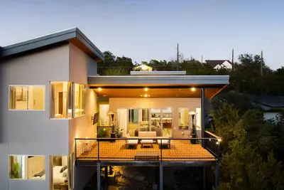 Image de Modern Hill Country Home ~ Sunset Views and Bbq