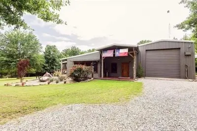 Adorable Rustic Getaway -Country Charm Awaits!