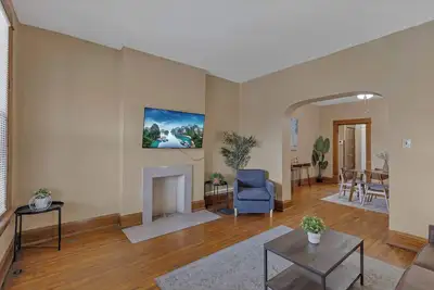 Image de Your Central Columbus Retreat Awaits 5 Br 2 Bath