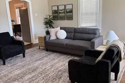 Image de Charming 2 bedroom Home