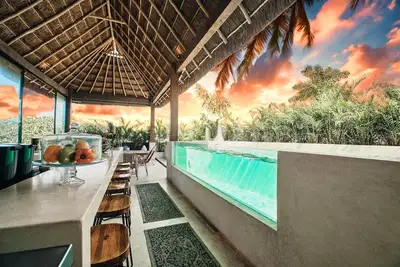 Image de 2 Pools • 3Jacuzzis - Chef, Driver & Yacht Options