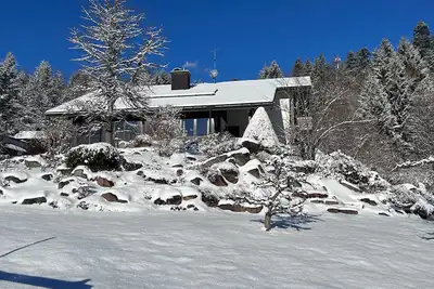 Image de Villa « Haus Galerie St Blasien » avec terrasse privée, jardin privé et Wi-Fi