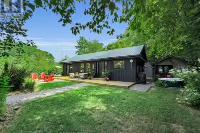 Image de Echo Lake Retreat, Lake of Bays Muskoka Private Beach and Dock, Total Renovation