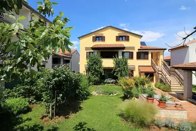 Image de Charmant appartement à seulement 700 mètres de la plage avec jardin, lave-linge, WiFi