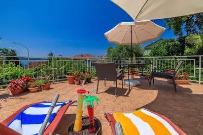 Image de Appartement acceptant les chiens à seulement 300 mètres de la plage de sable avec vue sur la mer