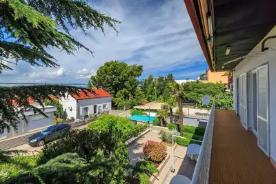 Image de Appartement acceptant les chiens à seulement 130 mètres de la plage avec 3 places de parking, 4 climatiseurs, WiFi