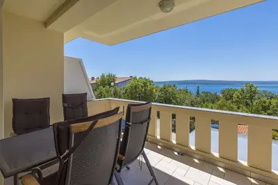 Image de Appartement moderne à seulement 390 mètres de la plage avec une vue magnifique sur la mer et un parking