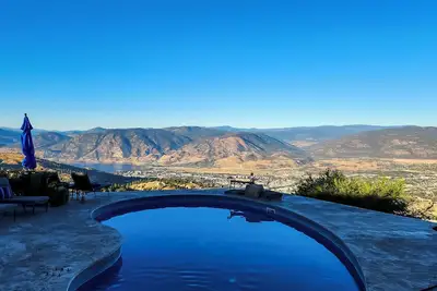 The Ledge Above Penticton - Stunning Views! *New*
